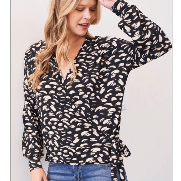 The AMELIA TOP - Picture 4 of 5